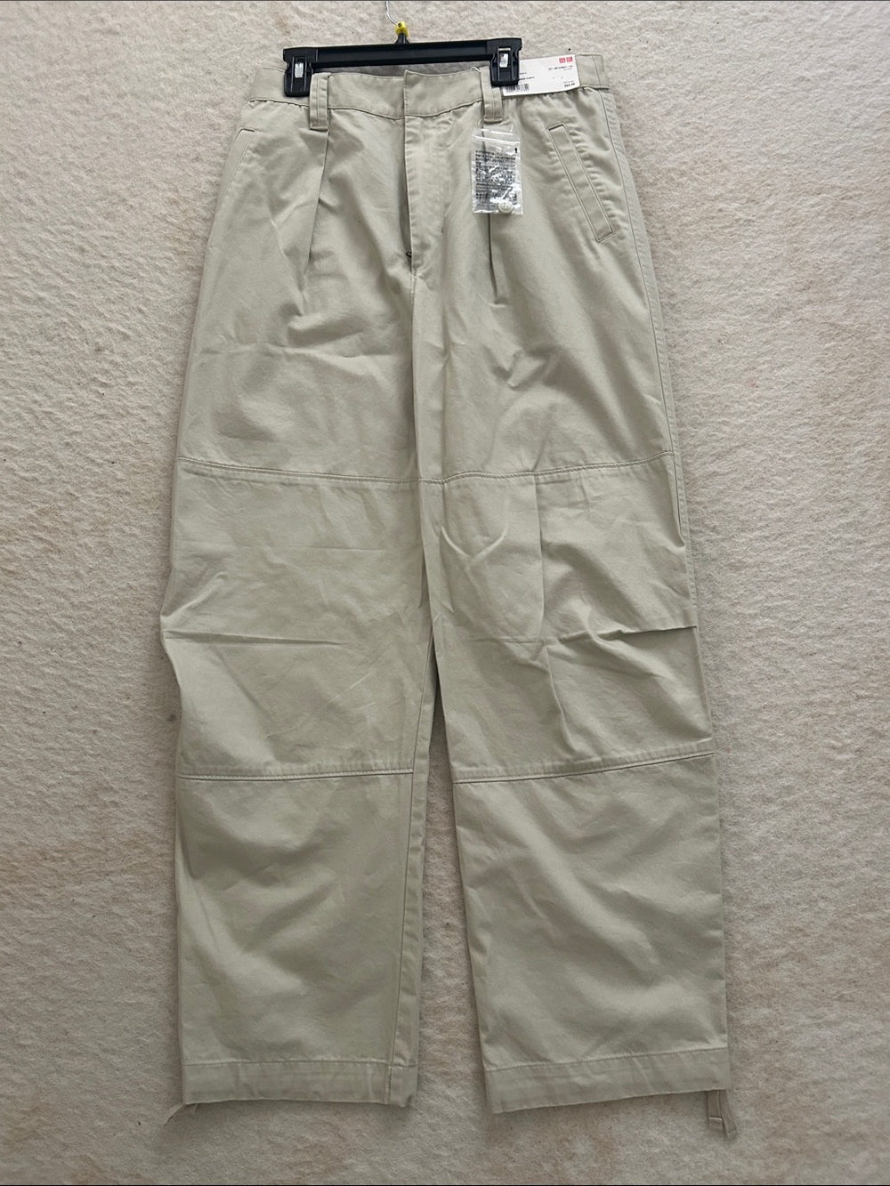 Uniqlo Casual Pleated Chinos Pants in Light Beige 6